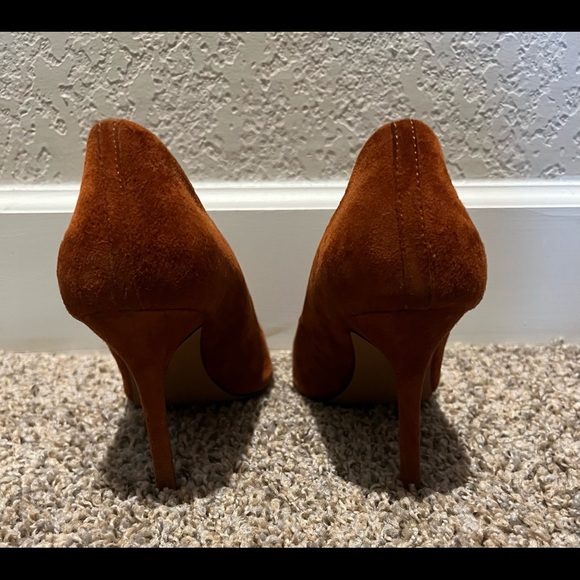 Rust colored heels! - Picture 4 of 4